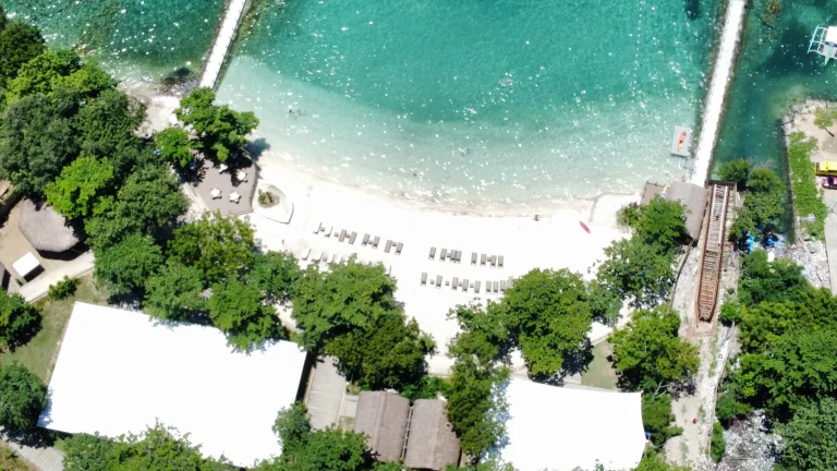 dji_fly_20240820_110516_650_1724123139042_photo_optimized